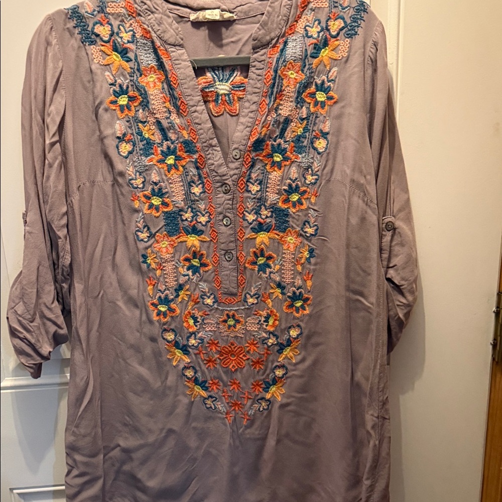 Embroidered V-Neck Tunic with Multicolor Floral Detail